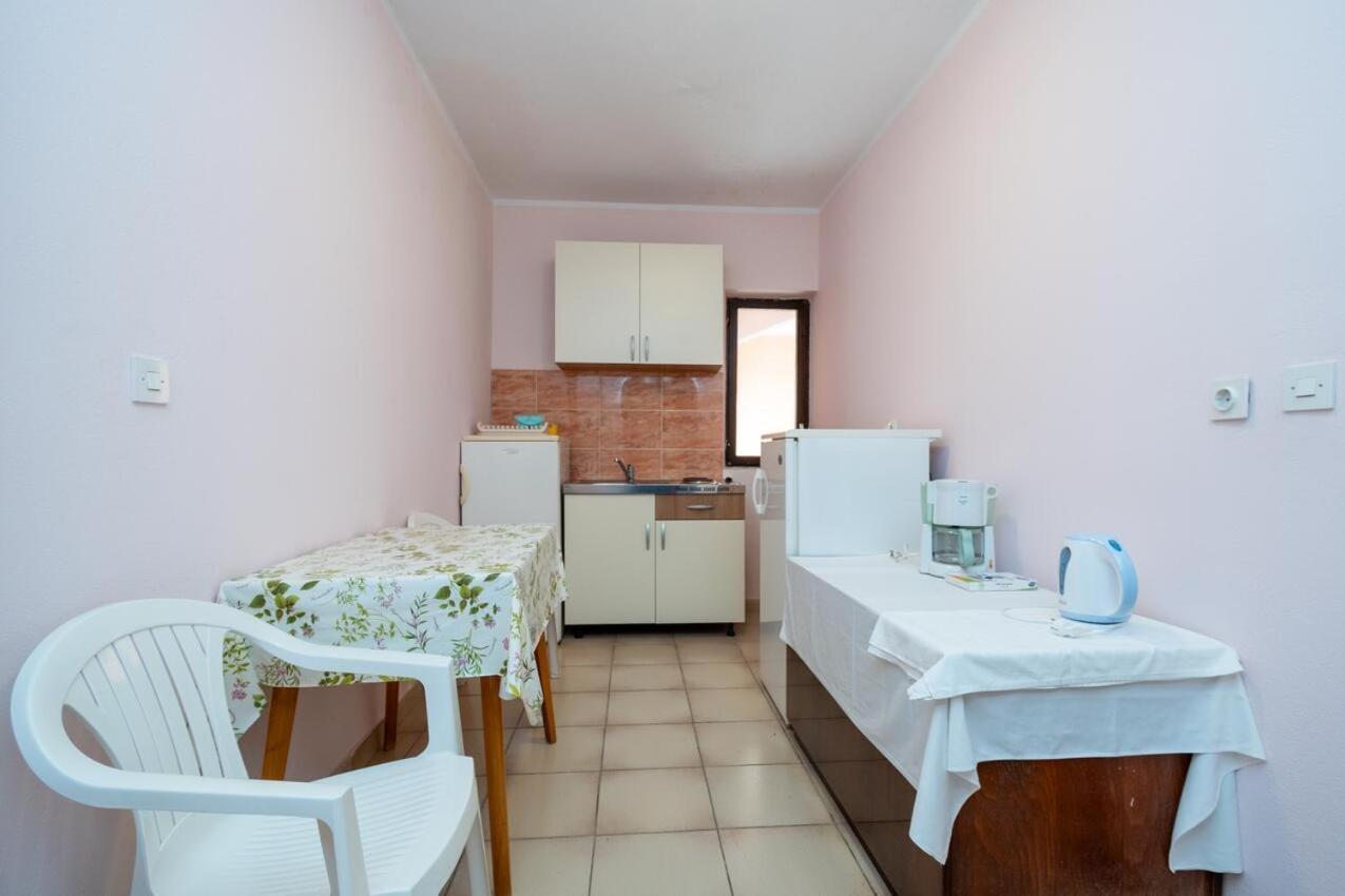 Double Room Zubovici 16063A Экстерьер фото